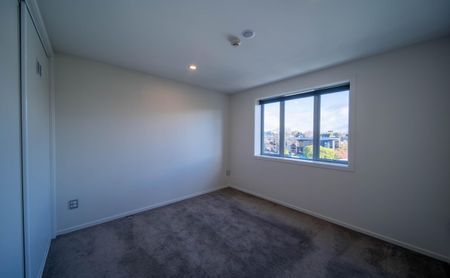 2 Bedroom Apartment on Colombo Street - Photo 4