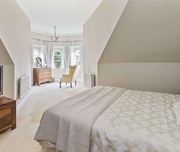 A stunning apartment with a feature turret set in one of the best r... - Photo 2