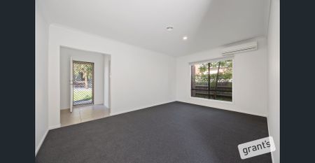 REFURBISHED FAMILY HOME IN PAKENHAM - Photo 2
