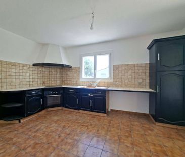 Location Maison 5 pièces 124m² VAUVERT 30600 - Photo 3