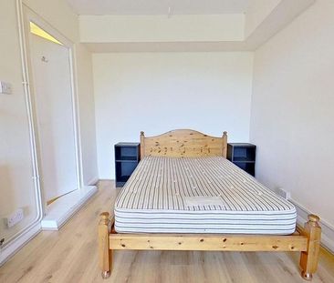 4 bedroom semi-detached house to rent - Photo 6