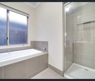 East facing family home in the prestigious 'Heartlands Estate' in T... - Photo 6