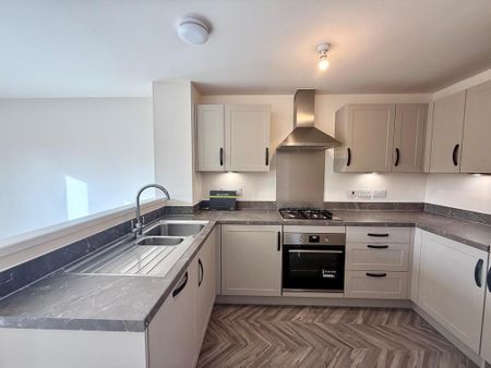 3 bedroom semi-detached house to rent - Photo 2