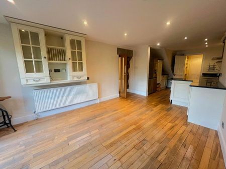 4 bedroom semi-detached house to rent - Photo 4