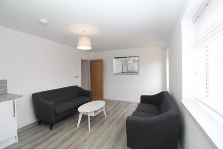 1 bedroom flat to rent - Photo 2