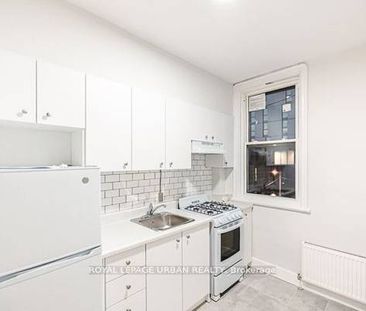 Very spacious modern feel heart of spadina! - Photo 2