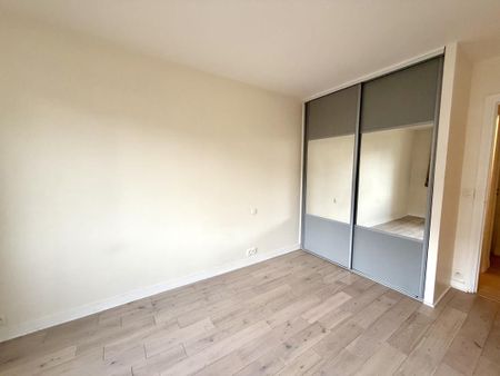 Location Appartement 2 pièces 80m² PARIS 17ème - Photo 3