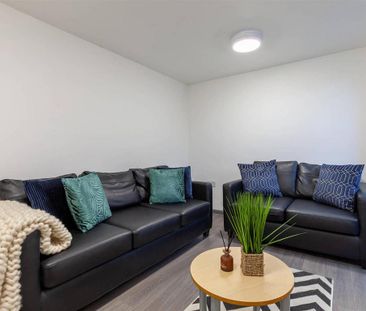 1 bedroom in a flat share to rent - Photo 1