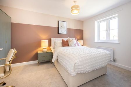 4 bedroom semi-detached house to rent - Photo 2