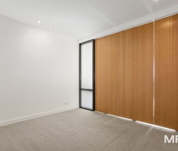 Modern apartment with amazing views - Photo 3