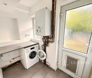 3 bedroom semi-detached house to rent - Photo 5