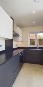 2 bed apartment to rent in Chapel Lane, High Wycombe, Buckinghamshire, HP12 4BS - Photo 4
