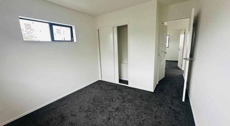 Modern 2BR Home in Ranui - AC & Courtyard - Photo 5