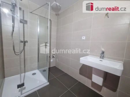 pronájem 3kk s terasou a parkovacím stáním v Kolíně - Photo 3