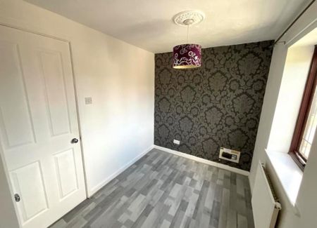 2 Bedroom Semi-Detached House - Photo 4