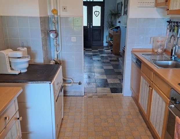 Halbe Haushälfte, 4 Zimmer in idyllische Lage - Photo 1