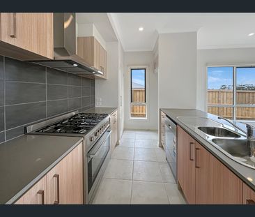 99 Crowlands Circuit, Eynesbury, Vic 3338 - Photo 4
