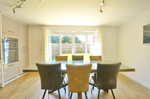 6 bedroom semi-detached house to rent - Photo 1