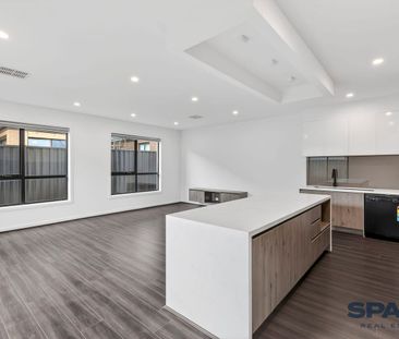 Stunning home! - Photo 3