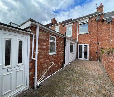 3 bedroom terraced house to rent - Photo 1