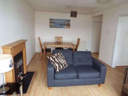 2 bedroom maisonette to rent - Photo 2