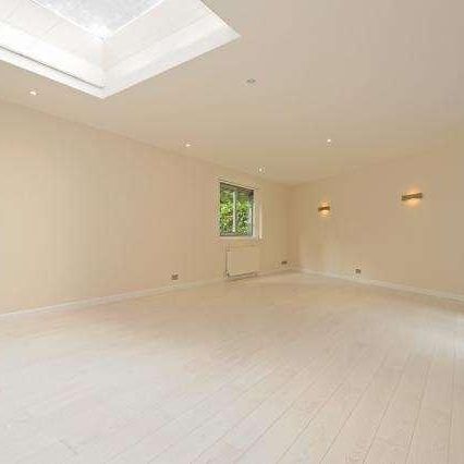 Hall Road, St John`s Wood, NW8 - Photo 1