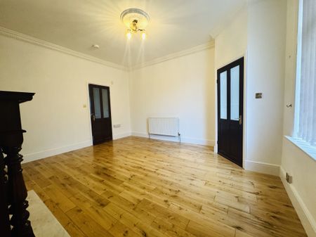 Mansion Terrace, Bradford - Photo 3