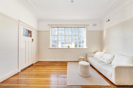 Studio Apartment - Offered Unfurnished - Photo 2