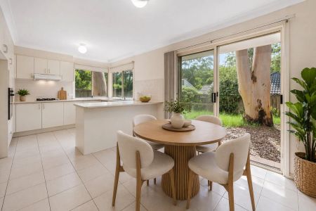 Spacious & Low-Maintenance Villa in Quiet Normanhurst Pocket - Photo 2