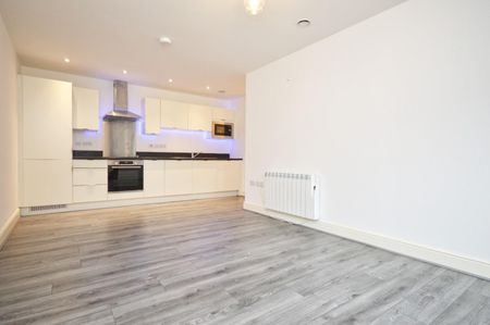2 bedroom Flat To Let - Photo 2