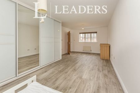 5 bedroom townhouse to rent Goldhawk Road, Monkston Park, Milton Keynes, MK10 - Photo 4