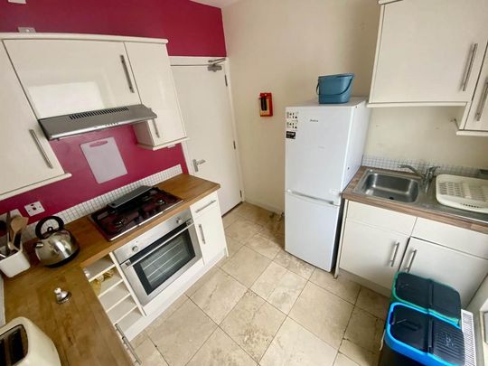 3 bedroom flat to rent - Photo 1