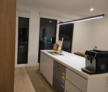 Port Melbourne - Photo 3