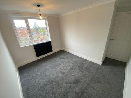 3 bedroom terraced house to rent - Photo 4