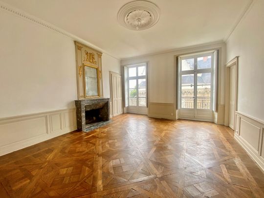 A Louer - Nantes Quartier Chateau - Appartement Nantes 5 Pièces De 140.16 M2 - Photo 1