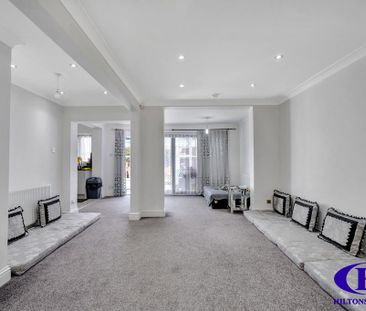 5 bedroom semi-detached house to rent - Photo 3