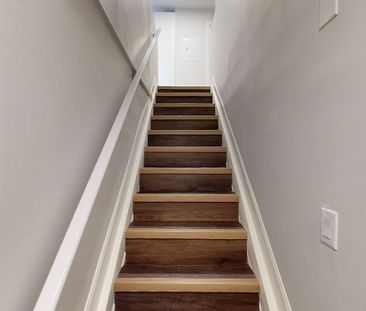 296A Nelson Street, Sandy Hill, Ottawa, ON - Photo 2
