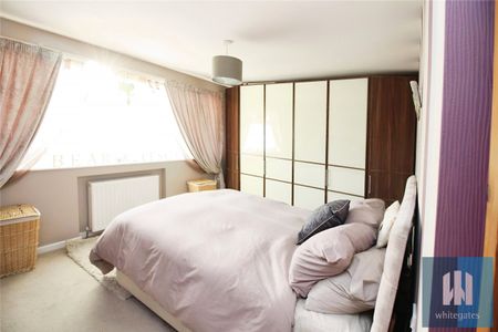 Foxcroft Drive, Brighouse, West Yorkshire, HD6 - Photo 4