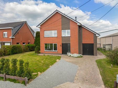 Volledig gerenoveerde vrijstaande woning op een perceel van 782 m² te Broechem. - Foto 5