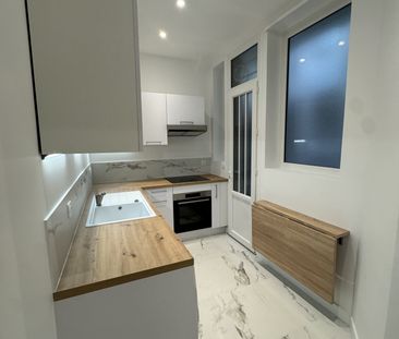 Location Appartement 5 pièces 112m² PARIS 16ème - Photo 1