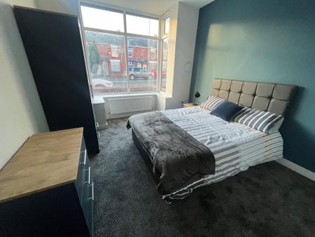 Tonge Moor Road, Bolton - Photo 3