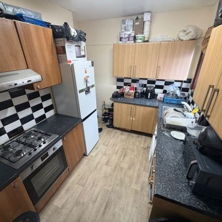 Room in a Shared Flat, Green Lane, IG3 - Photo 3