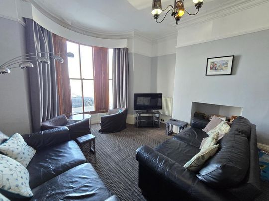 1 bedroom in a house share to rent - Photo 1
