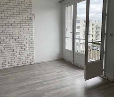 A LOUER REZE CHATEAU - Appt T4 - 72 m2 - 3ème étage - calme - Photo 1