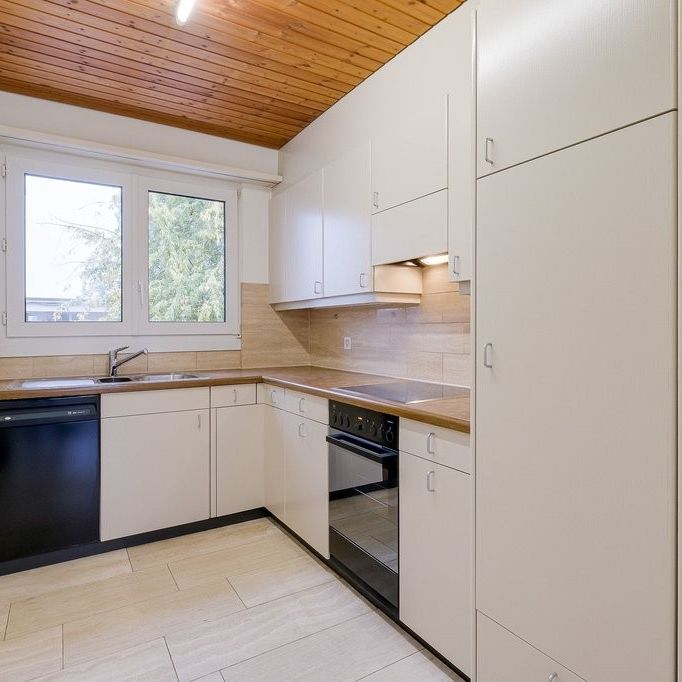 Herrlicher Ausblick in freundlichem Wohnquartier - Photo 1