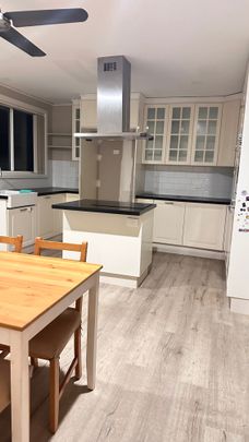 South Penrith - Photo 1