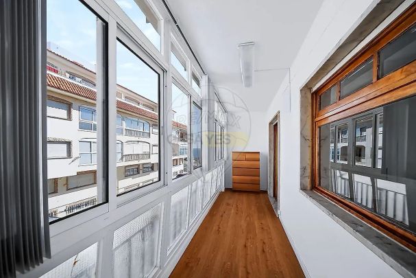 Apartment T1 in Carcavelos e Parede, Cascais - Photo 1