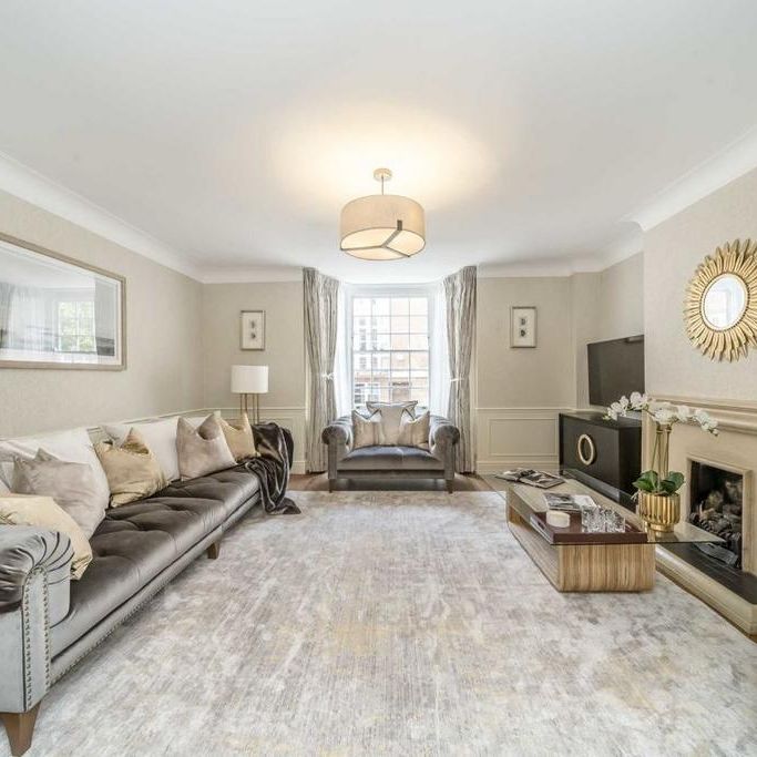 4 bedroom flat to rent - Photo 1