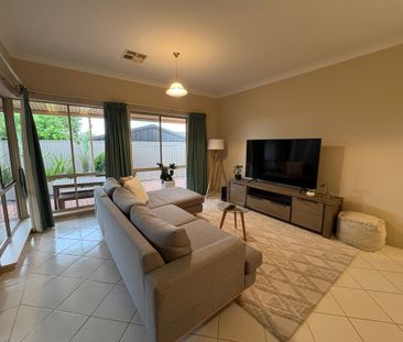 Low Maintenance Three Bedroom Home in a Quiet Greenwith Location - Photo 3