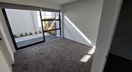 Convenient Location - Photo 2